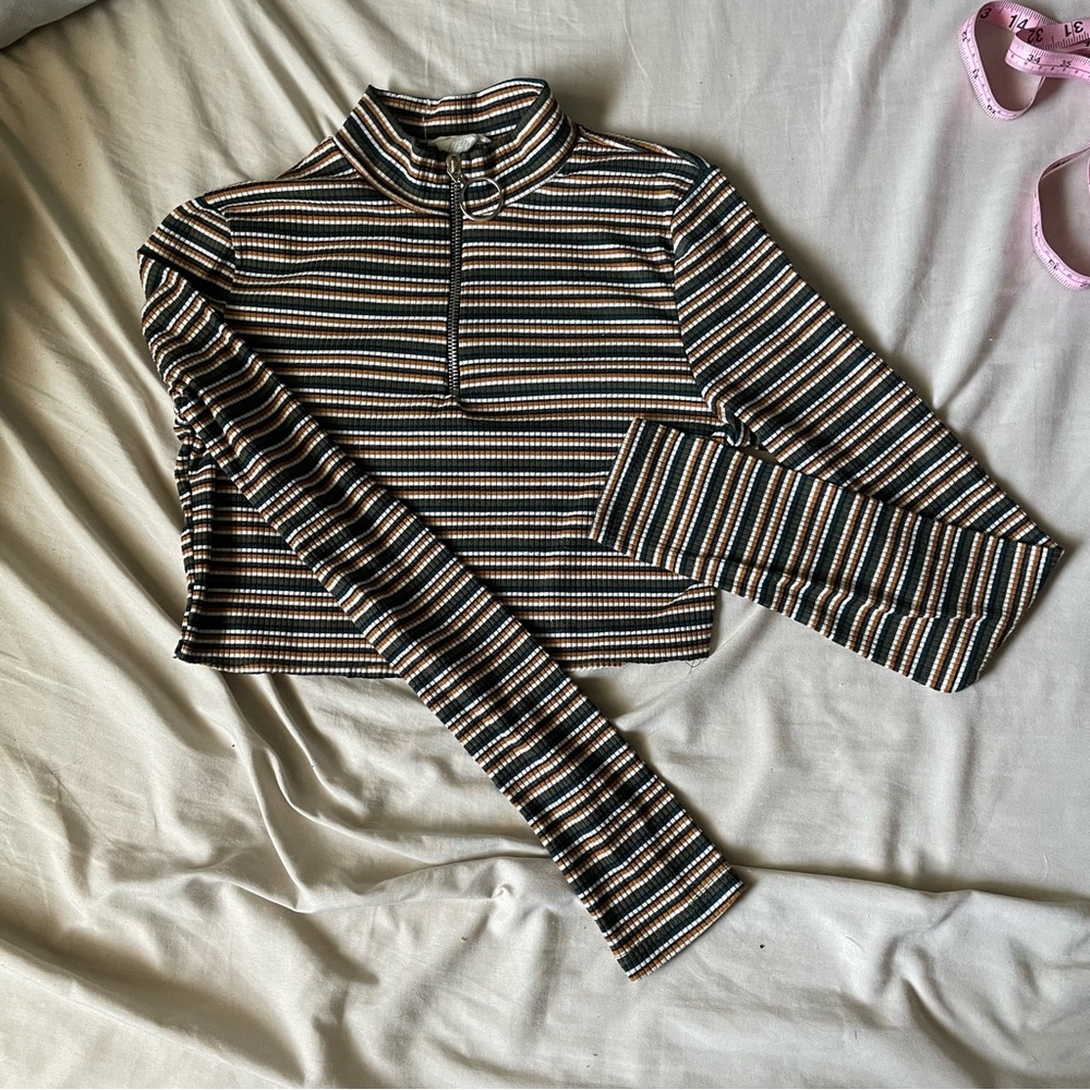 Ultra Flirt Cropped Turtleneck